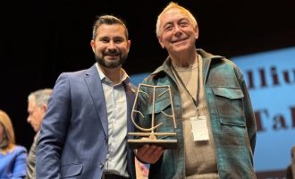 El Ayuntamiento de l’Alcora recibe el premio ‘Tablas’ por su apoyo al teatro amateur