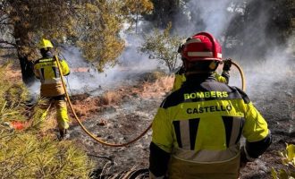 Extingit l'incendi en les proximitats de l'ermita de la Magdalena de Castelló