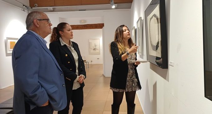 Benicarló inaugura la exposición ‘Obra gráfica contemporánea: de Picasso a Obey’