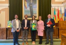 La colla ‘Aixó és aixina’ gana 3.000 euros en el sorteo de la campaña de fomento del reciclaje en las fiestas de la Magdalena 2024