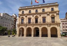 Castelló acull el repartiment de 2.200 unitats gratuïtes de la Flor de Lledó este dissabte